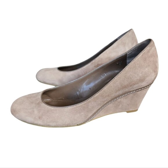 Franco Sarto Shoes Womens 8.5 M Zeus Tan Suede Leather Wedge Heel Slip On Pump - Picture 2 of 14